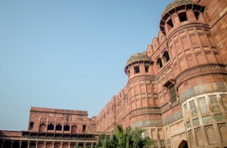 The red sandstone walls and bastions of Agra Fort
